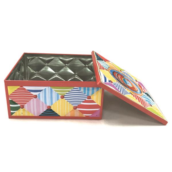 方形土特产糕点礼品铁盒